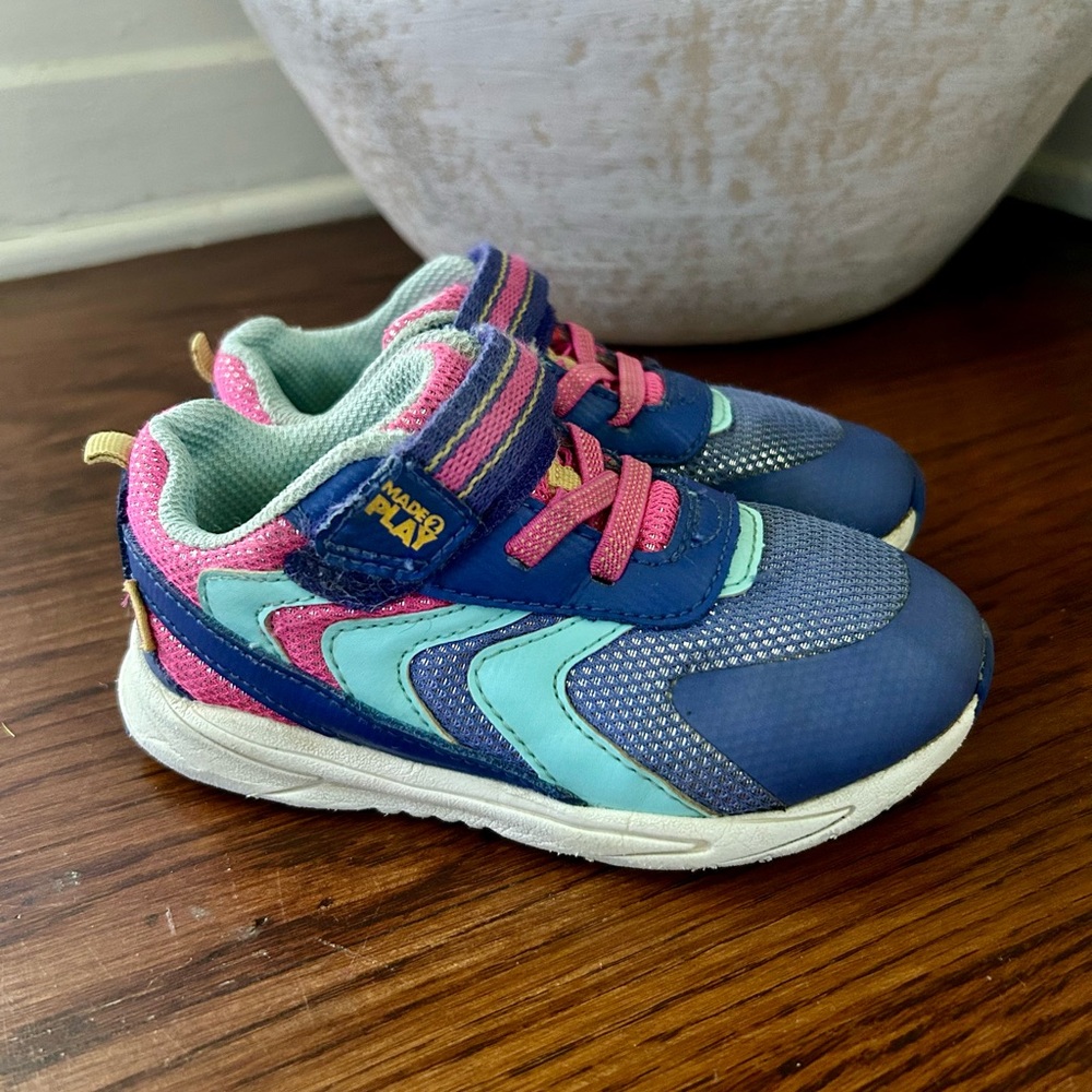 Stride Rite toddler tennis shoes in size 9W